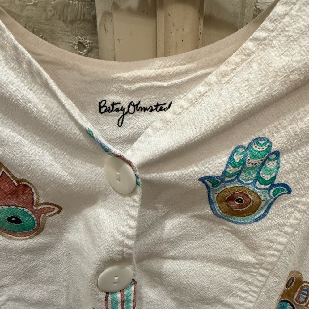 Betsy Olmsted White 5 Button-Up dress/kaftan with Colorful Hamsa designs